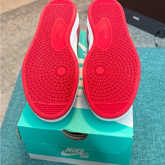 Brand New Nike SB Alleyopp size 6Y - Picture 4 of 6